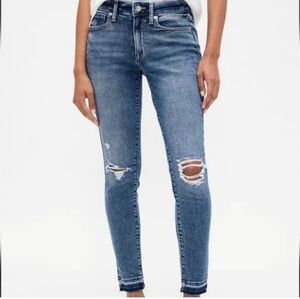 GAP Distressed Skinny Fit Jeans - Women's Size 6/28
